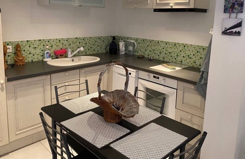 Cuges-les-Pins Apartment | studio Cuges