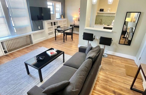 Central West End Apartment | Studio CWE near BJH, STL Zoo