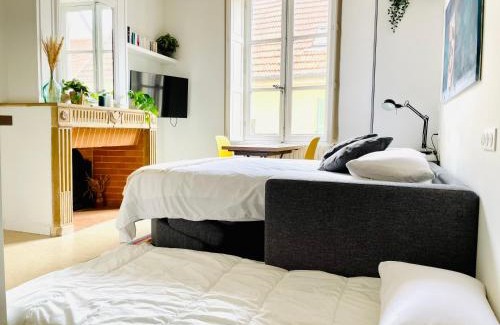 Marly-le-Roi Apartment | Studio de charme bien equipé - Matelas de qualité - Proche de la gare et de Versailles