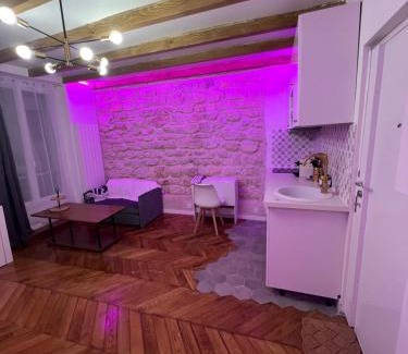 Belleville Apartment | Studio de charme centre paris 10 min de république