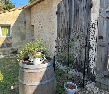 Cubnezais Apartment | Studio de La Bellue