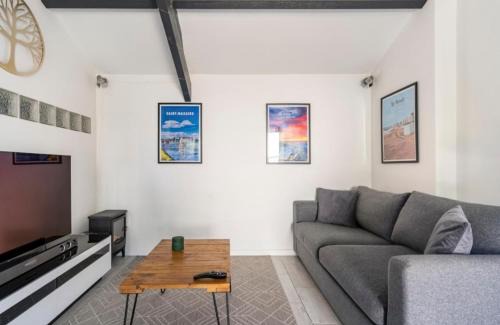 Donges House | Studio de la petite Escapade