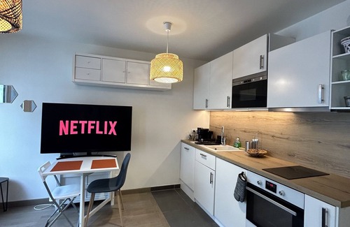 Issy-les-Moulineaux Apartment | Studio Design & Cosy avec Parking