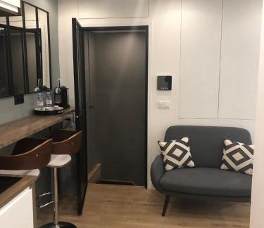 Faubourg-du-Roule Apartment | Studio design proche Champs-Elysées
