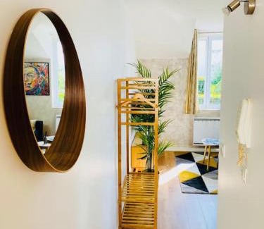 Enghien-les-Bains Apartment | Studio Douillet Hypercentre 12 min de Paris