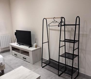 Montceau-les-Mines Apartment | Studio en centre ville