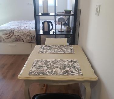 La Selle-en-Luitre Apartment | studio entièrement équipé