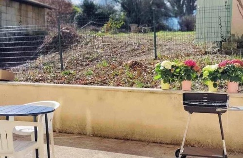 Riberac Apartment | Studio + exterior downtown Ribérac1