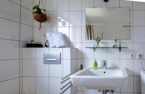 Alt-Durlach Apartment | Studio Fayence - EMMA, Netflix, WiFi, Workspace