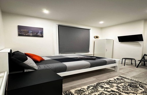 Ealing Apartment | Studio flat in Ealing Broadway