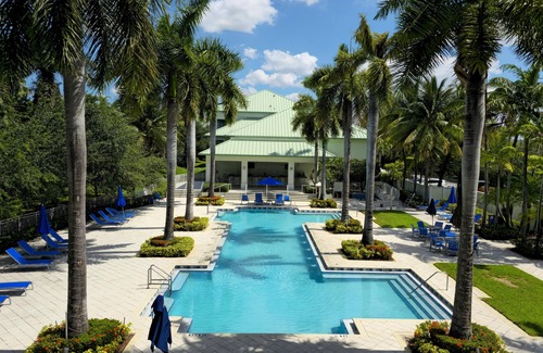 Doral Condo | Studio for 4, 1070 sq ft, Kitchen, Washer/Dryer