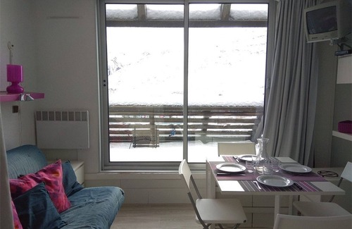 Piau Engaly Apartment | Studio for 4 in Piau-Engaly with balcony and slope view