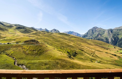Peyragudes Apartment | Studio for 4 with balcony 400m from slopes, free shuttle, ski-in/ski-out, Spassio included
