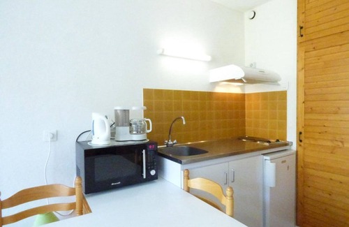 Arette Apartment | Studio for 4 with balcony, at the foot of the slopes, free parking, elevator