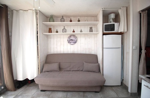 Les Arenes Apartment | Studio for 4 people in a residence with swimming pool + parking