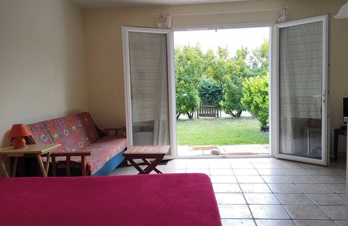 Escos Apartment | Studio for two, in the countryside. Pets allowed