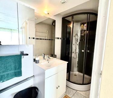 Teteghem-Coudekerque-Village Apartment | Studio