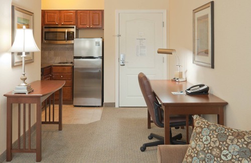 Lafayette Apartment | Studio | Free Breakfast. Pool & Hot Tub.