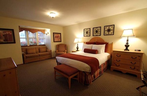 Downtown Leavenworth Cabin | Studio from 12/18 -12/20 at Blackbird Lodge in downtown Leavenworth (sleeps 2)