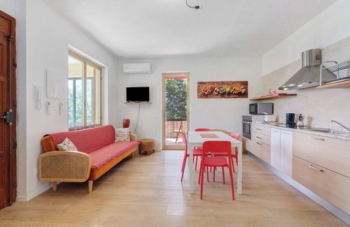 Canova Apartment | Studio 'Fuoco' with Sea View, Wi-Fi and Air Conditioning