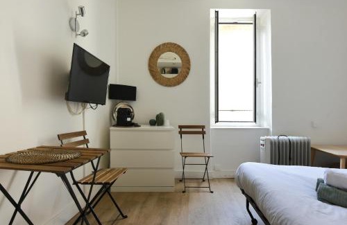 La Fare-les-Oliviers Apartment | Studio Garrigue