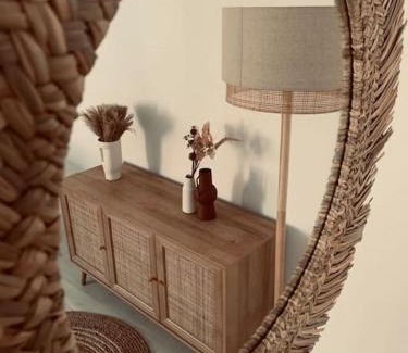 Luxeuil-les-Bains Apartment | Studio Girafe, style bohème et atypique, Curistes