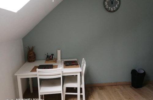 Le Creusot Apartment | Studio grand lit 160 tout équipé wifi