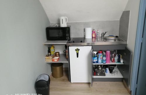 Le Creusot Apartment | Studio grand lit 160 tout équipé wifi