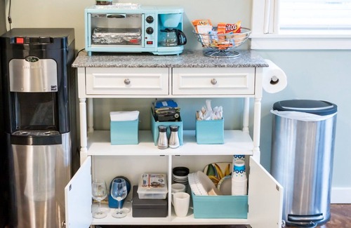 Columbia Apartment | Studio Guest Suite With Separate Entrance, Patio, Stylish Decor and + Amenities