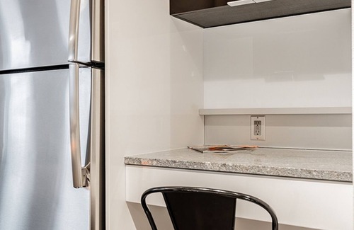 West Bellevue Apartment | Studio | Gym, Rooftop, Pool | Bellevue | Sophari A