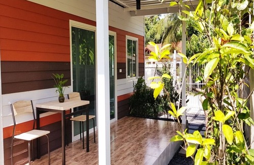 Thong Krut Apartment | Studio house with private area near Taling Ngam Beach