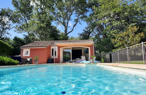 Montboucher-sur-Jabron House | Studio Independant Dans un Golf Avec Piscine et Jardin