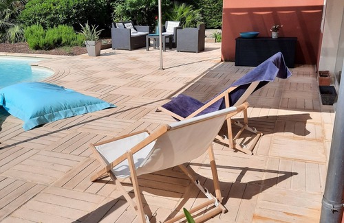 Montboucher-sur-Jabron House | Studio Independant Dans un Golf Avec Piscine et Jardin