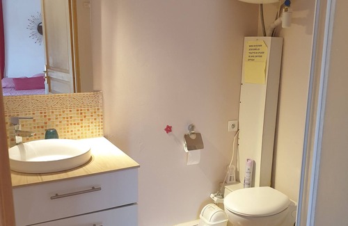 Pierrefeu-du-Var Apartment | Studio in a vineyard