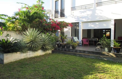 Port-Louis Apartment | Studio in an architect's house in Port-Louis, Guadeloupe, (near the beach).