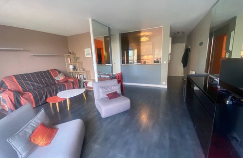 Arcachon Apartment | Studio in Arcachon with sea view, direct beach access, and secure parking