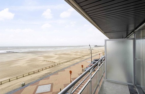 Blankenberge Apartment | Studio in Blankenberge with Stunning Sea View