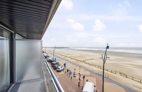 Blankenberge Apartment | Studio in Blankenberge with Stunning Sea View