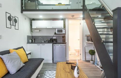 Reading Apartment | Studio in Central Reading- Next to Town Centre