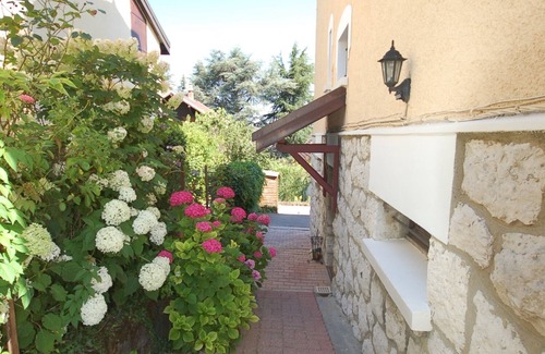 Chambery Apartment | Studio in family home close to university and town center