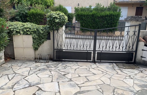 Les Salles-sur-Verdon Apartment | Studio in the heart of the village ideal for couples