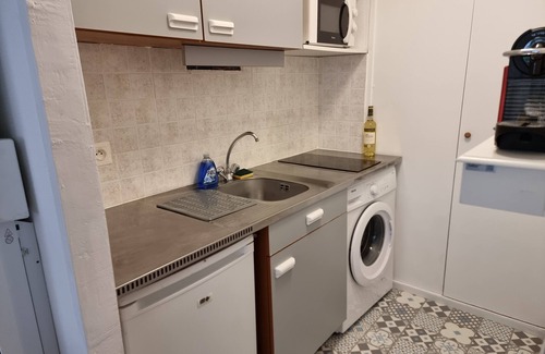 Roquebrune-Cap-Martin Apartment | Studio in Residence with swimming pool and solarium, 5 minutes from the beach