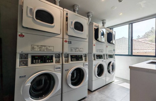 Roseville Apartment | Studio in heart of Roseville