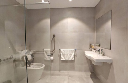 Roseville Apartment | Studio in heart of Roseville