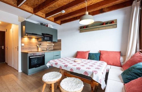 Les Esserts Apartment | Studio in Morillon near Ski Slopes & Lac Bleu