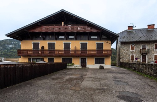 Morillon Apartment | Studio in Morillon with Mountain Views