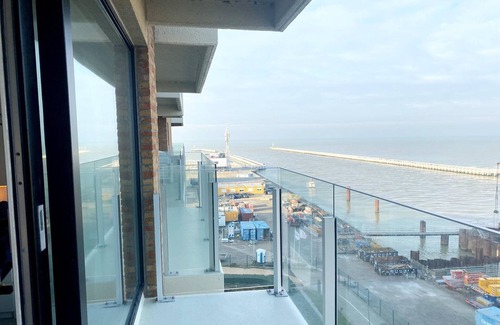 Nieuwpoort Apartment | Studio in Nieuwpoort with Stunning Sea Views