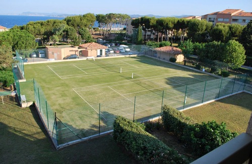 Six-Fours-les-Plages Apartment | Studio in residence seaside, swimming pool, tennis