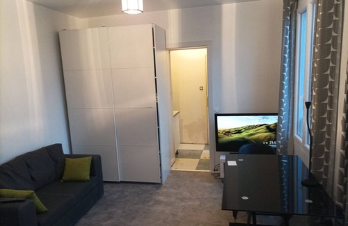 Gennevilliers Apartment | Studio in the center of Gennevilliers village