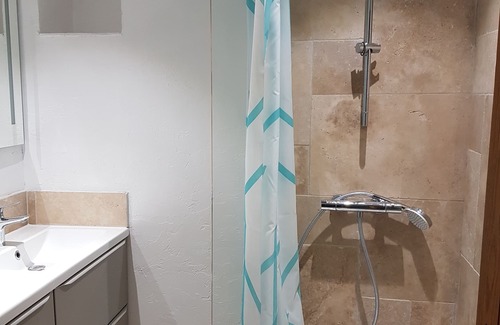 Chateauneuf-Grasse Apartment | Studio in village house in Chateauneuf-Grasse